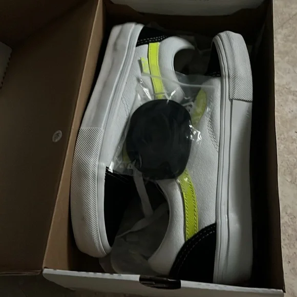 NIB! Vans Skate Old Skool - unisex (size 7 men or 8.5 women) - Picture 5 of 5